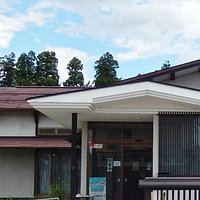 民家くらいの規模。