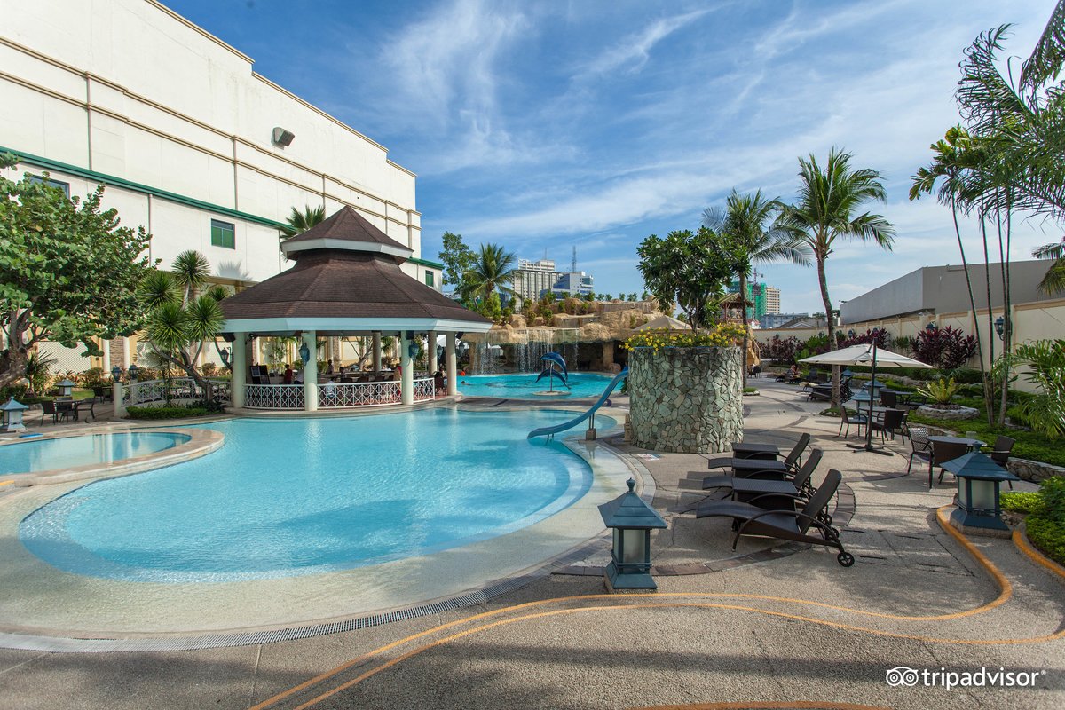 Waterfront Cebu City Hotel & Casino Pool: Pictures & Reviews - Tripadvisor