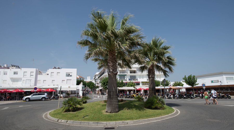 Street at the La Princesa y El Guisante Hotel
