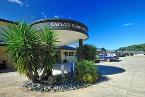 Captain Cook Motor Lodge in Gisborne, image may contain: Plant, Hotel, Building, Car