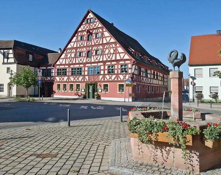 HOTEL UND RESTAURANT DER SCHWAN - Prices & Reviews (Schwanstetten, Germany)