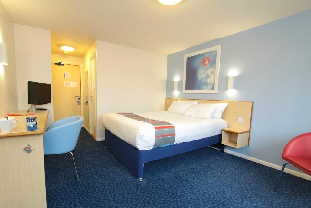 Travelodge Barnsley Rooms: Pictures & Reviews - Tripadvisor