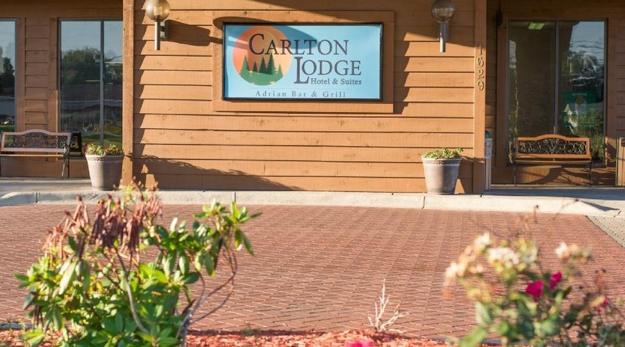 Carlton Lodge