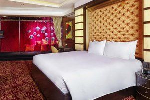 Room & Suite
