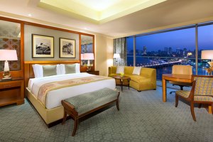 Room & Suite