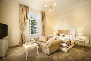 Room & Suite
