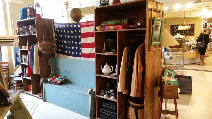 Best antique shore/gift store to spend 3 hours browsing in!