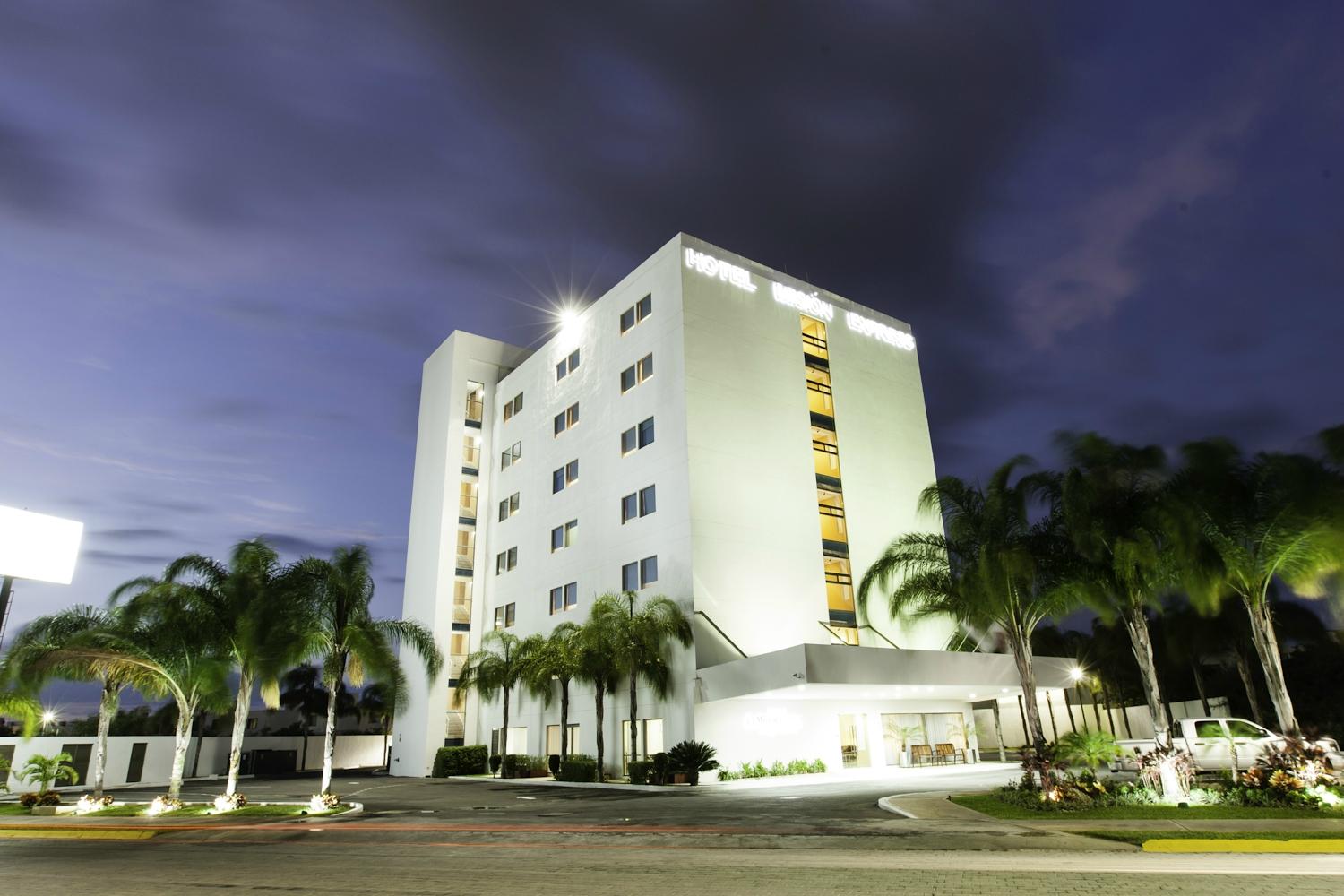 MISION EXPRESS MERIDA ALTABRISA $61 ($̶8̶4̶) - Hotel Prices u0026 Reviews