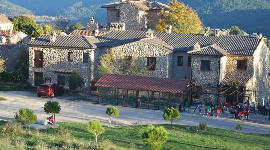 vista de las casas y de la tasca de Pedro