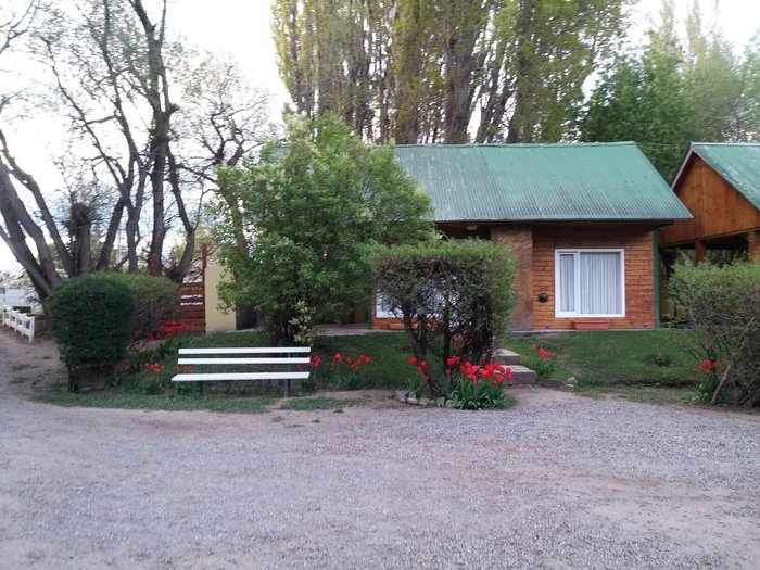 CABANAS LOS CHARITOS COMPLEJO TURISTICO (El Calafate, Patagonia ...