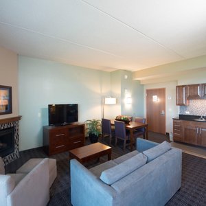 Seven Clans Casino - Warroad Fireplace Suite