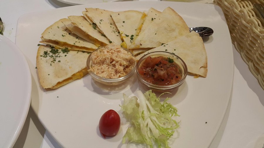 Cheese tortillas with sasa & salmon sauce