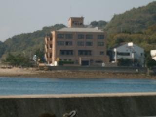 端からの外観