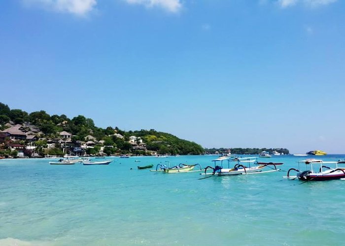 Surf in crystal clear waters