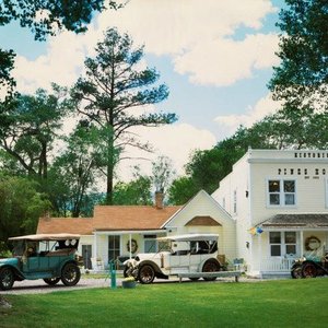 Moore's Old Pine Inn Photo