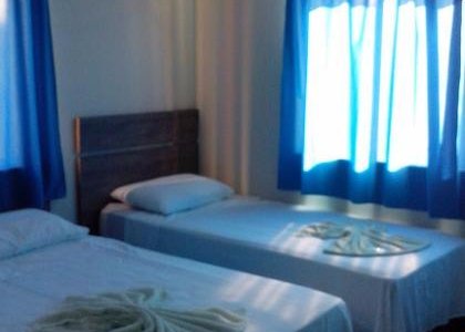 Quarto casal + uma cama de solteiro