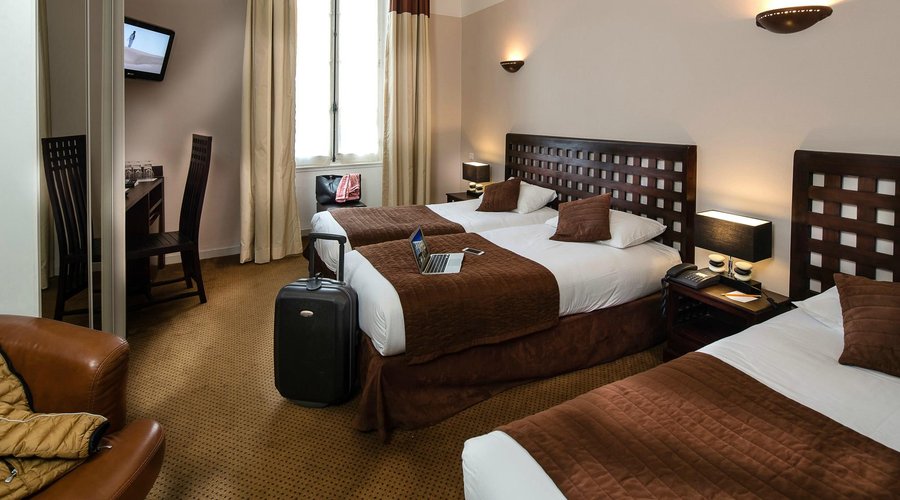 Triple - 3 single bed - City view