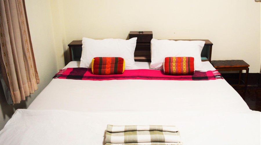 A/C room 400 Baht
