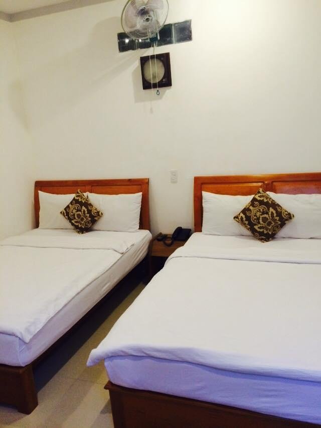 Thang Loi Hotel - hotel rooms