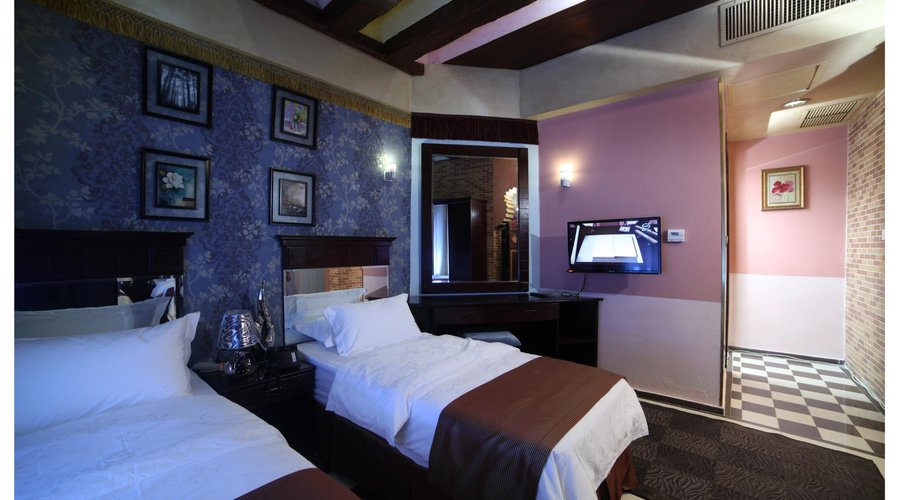 Deluxe Suite