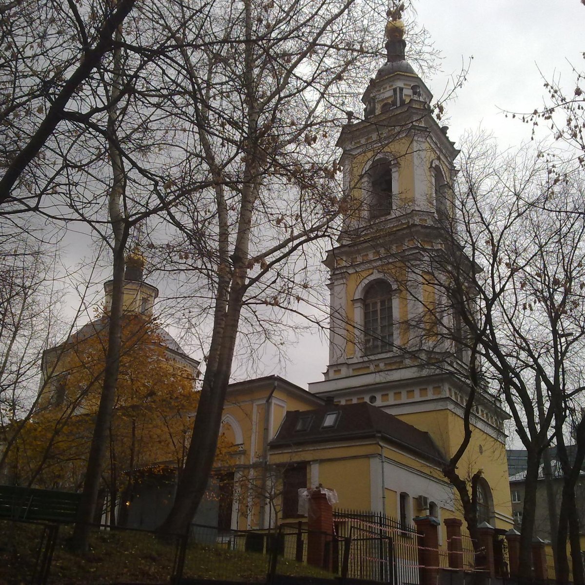 Храм кизический москва. Православный храм девяти мучеников Кизических. Храм девяти мучеников Кизических святыни. Баррикадная храм мучеников Кизических. Храм девяти мучеников Кизических припарковать машину.