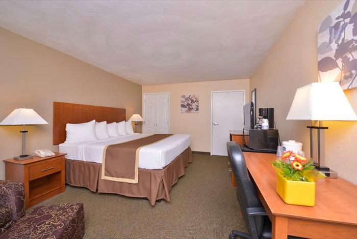 Hotel photo 1 of Best Western Williamsport Inn.