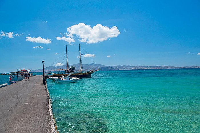 The picturesque port of Agia Anna where sailing cruises depart during the peak season.