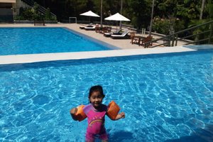 Kolam Renang & Pantai