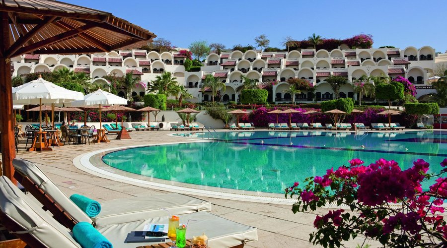 Hotel swimming pool