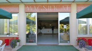 soggiorno all'hotel magnificat e pellegrinaggio ...