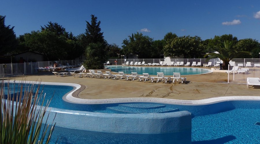 Piscine a courant