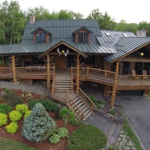 Front View of Moose Meadow Lodge