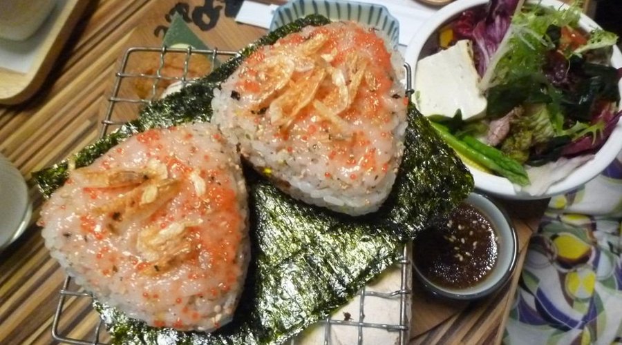 おにぎり定食(320元）