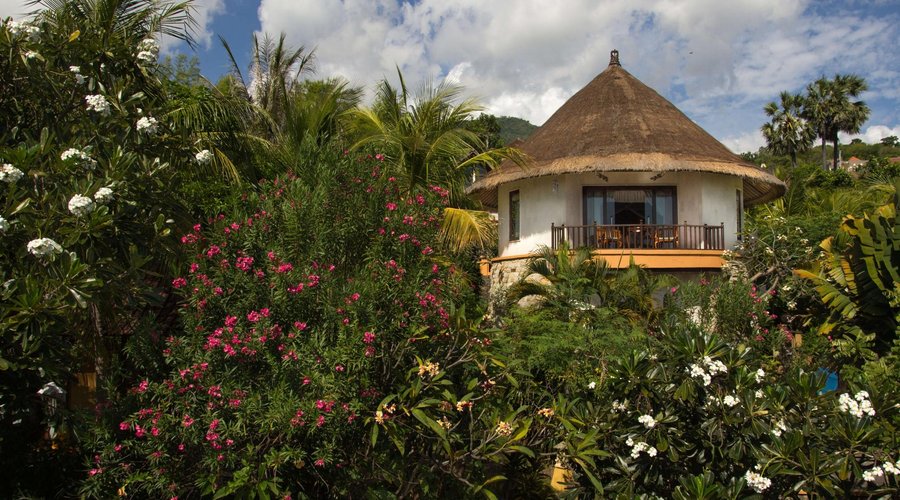 Round Villa with private pool - View of the villa