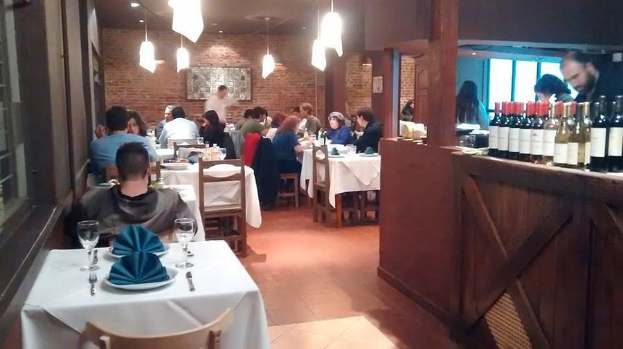 Parrilla LOS ARGENTINOS en Mar del Plata Parrilla LOS ARGENTINOS en Mar del Plata
