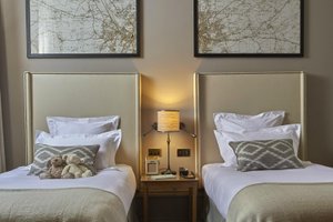 Room & Suite