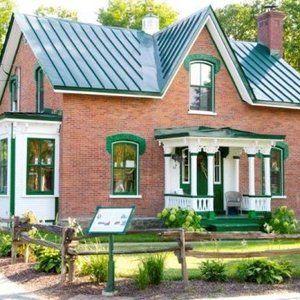 B&B Coslett Saunders