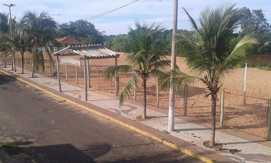área publica em frente ao hotel