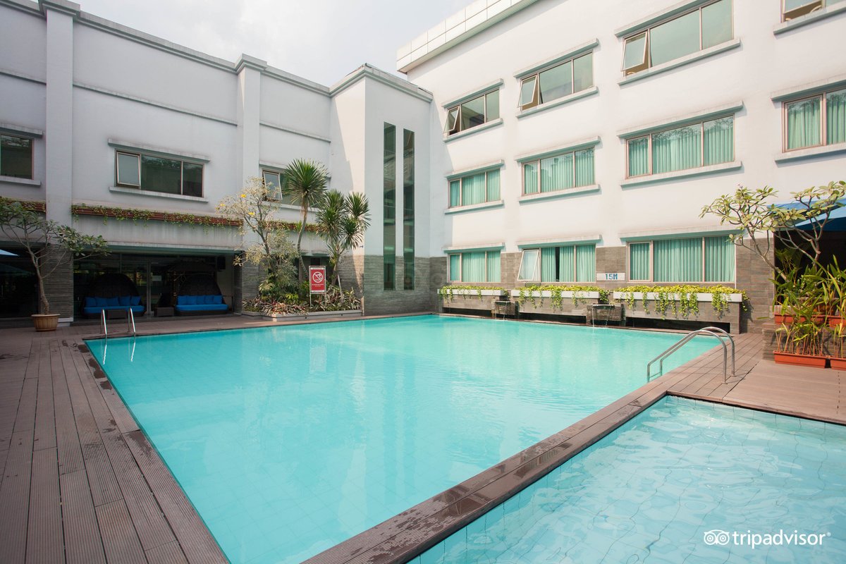 Favehotel Premier Cihampelas Pool: Pictures & Reviews - Tripadvisor