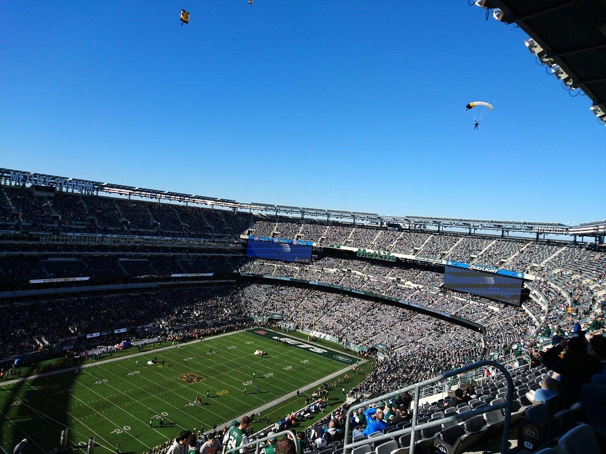 Ultimate NFL Jets Fan Room by Courtyard in Secaucus, New Jersey