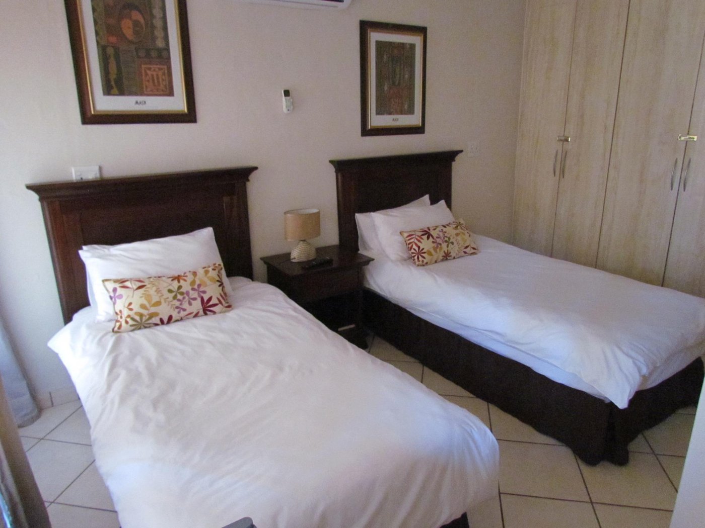 Utopia Guest House - Prices & Reviews (akasia, South Africa)