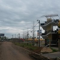 Pegado a las termas (calle detras del tobogán acúatico)