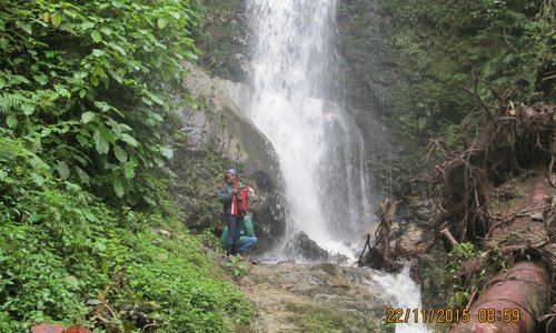 Nuestra catarata, agua pura del Río Parrita