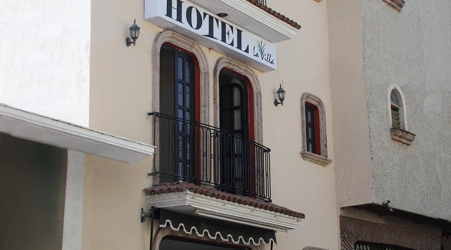 fachada del gran hotel la villa tequila