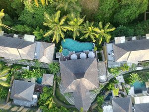 Kolam Renang & Pantai