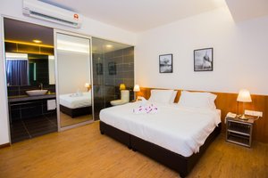 Room & Suite