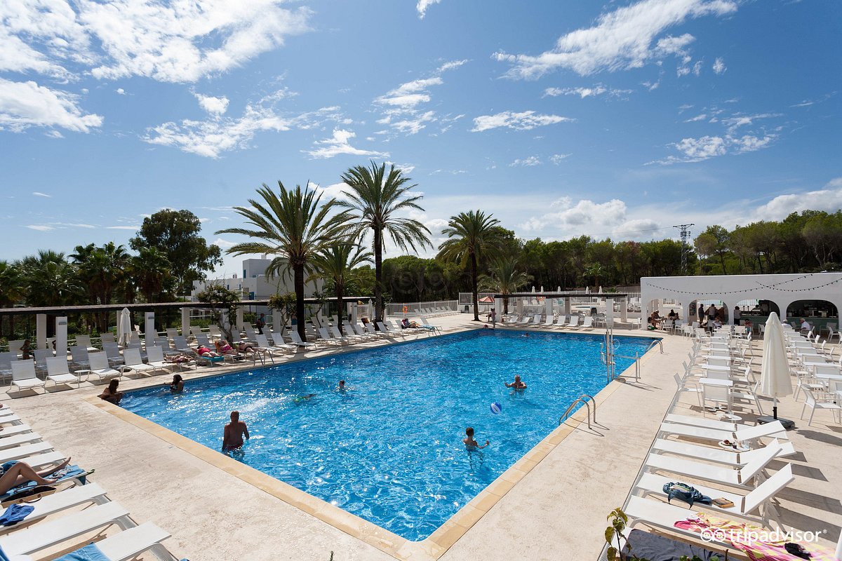 ‪Cala Llenya Resort Ibiza‬، فندق في إيبيزا