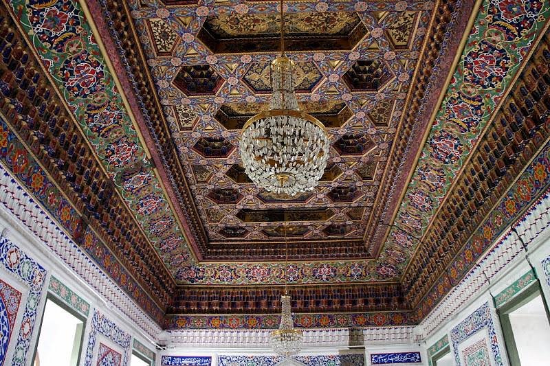 Khan Palace image
