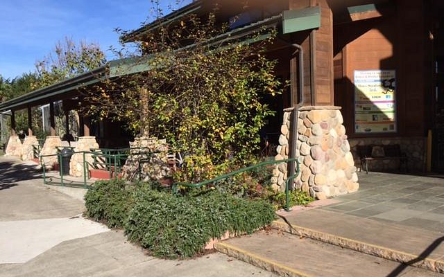 Sequoia Park Zoo Cafe