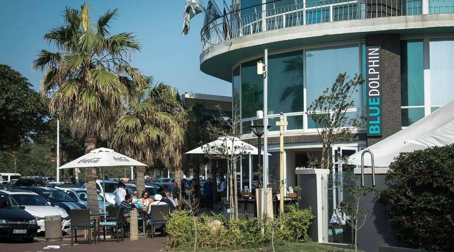 Exterior, outside bar